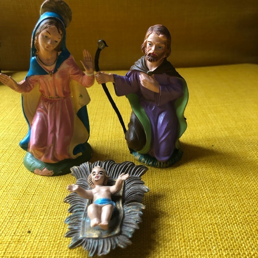 Vintage Italian Collectible Nativity Figurine Set - Picture 6 of 15